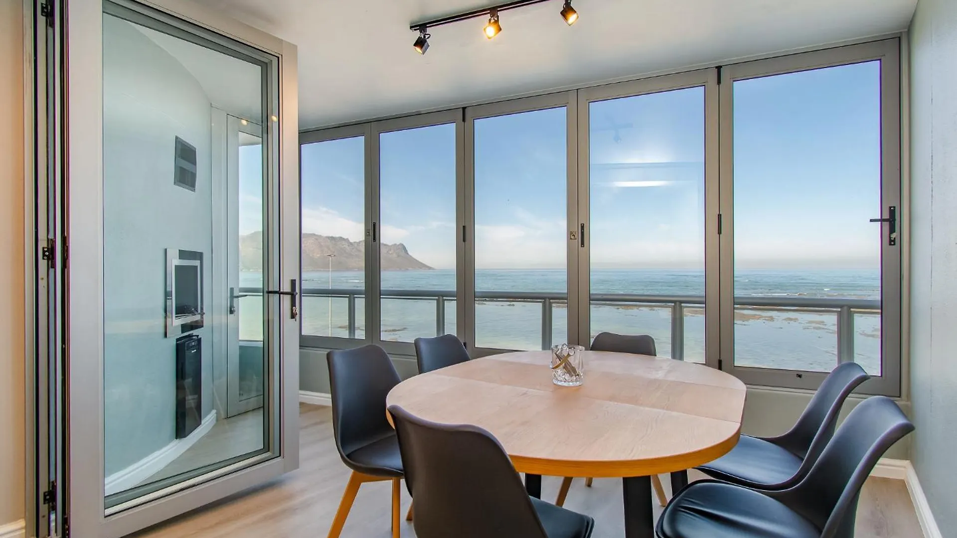 Wavecrest Ocean Villa Strand Κέιπ Τάουν